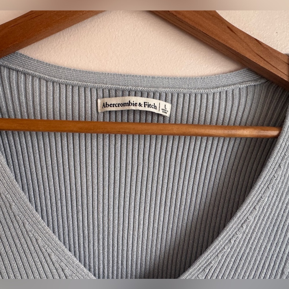 Abercrombie & Fitch Baby Blue Minimalist Ribbed V Neck Sweater Bodysuit Large - Picture 9 of 16